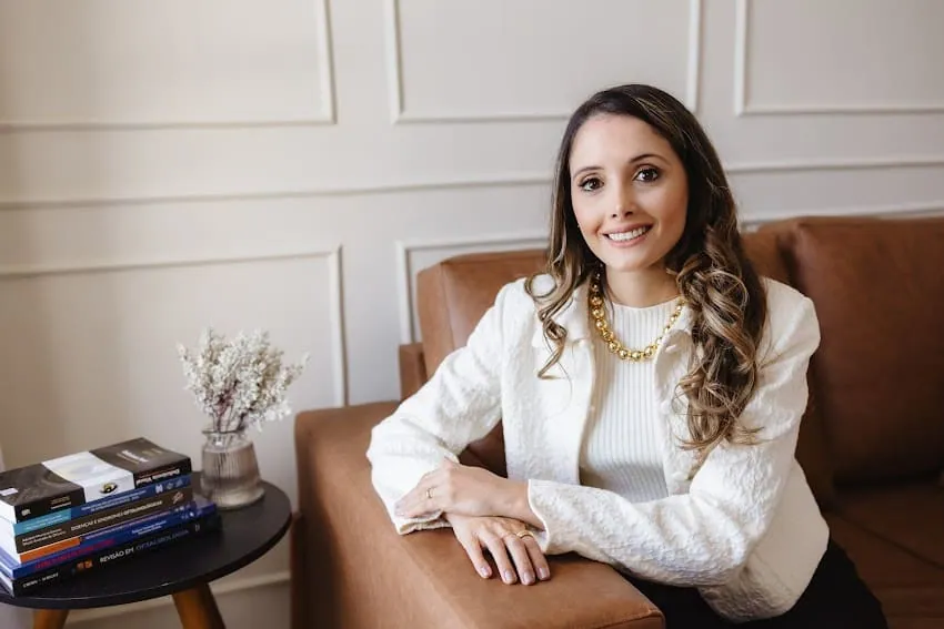 Dra. Larissa Fouad Ibrahim, oftalmologista em Belo Horizonte